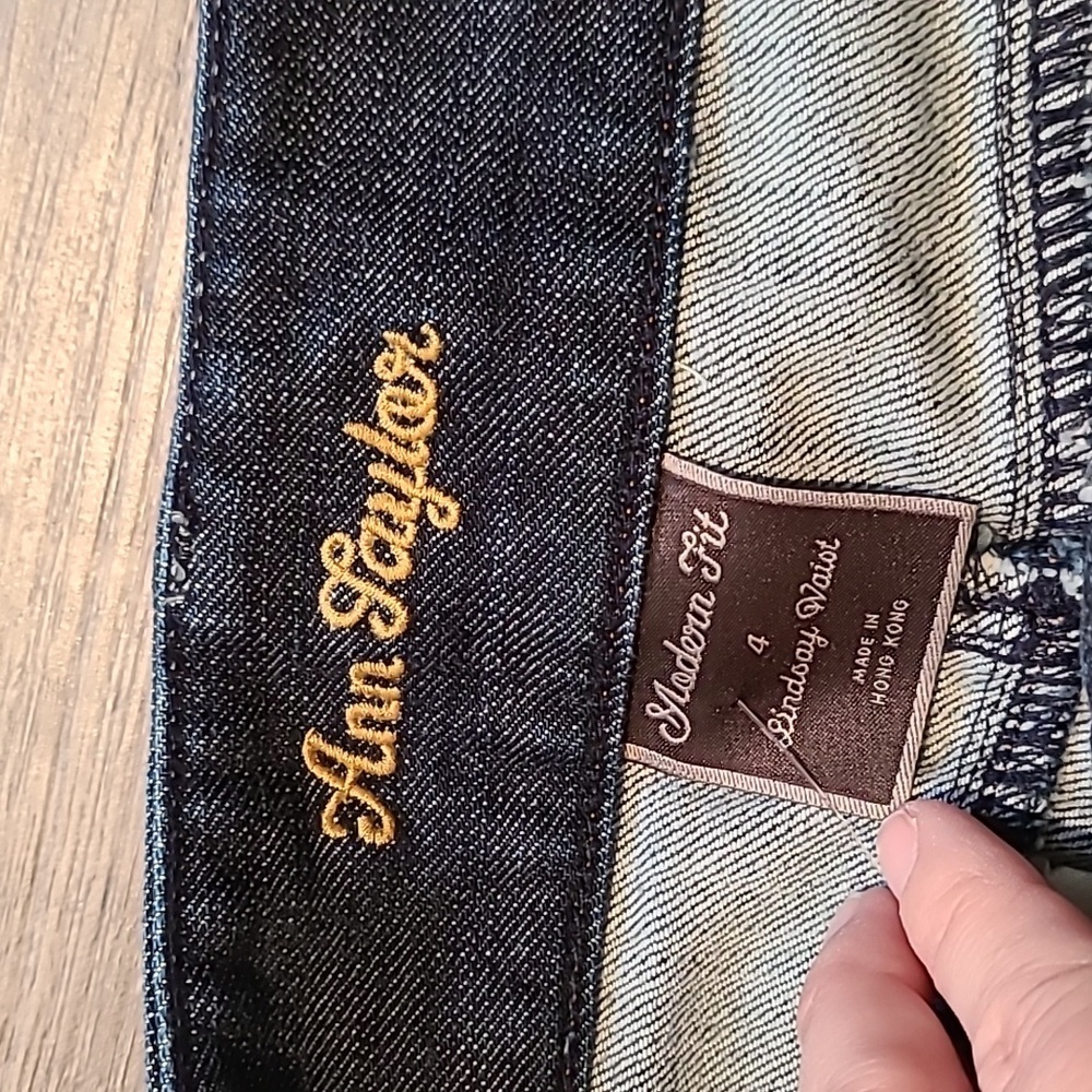 Ann Taylor Modern Fit Lindsay Waist | Dark Wash Size 4 Jeans - Picture 6 of 8